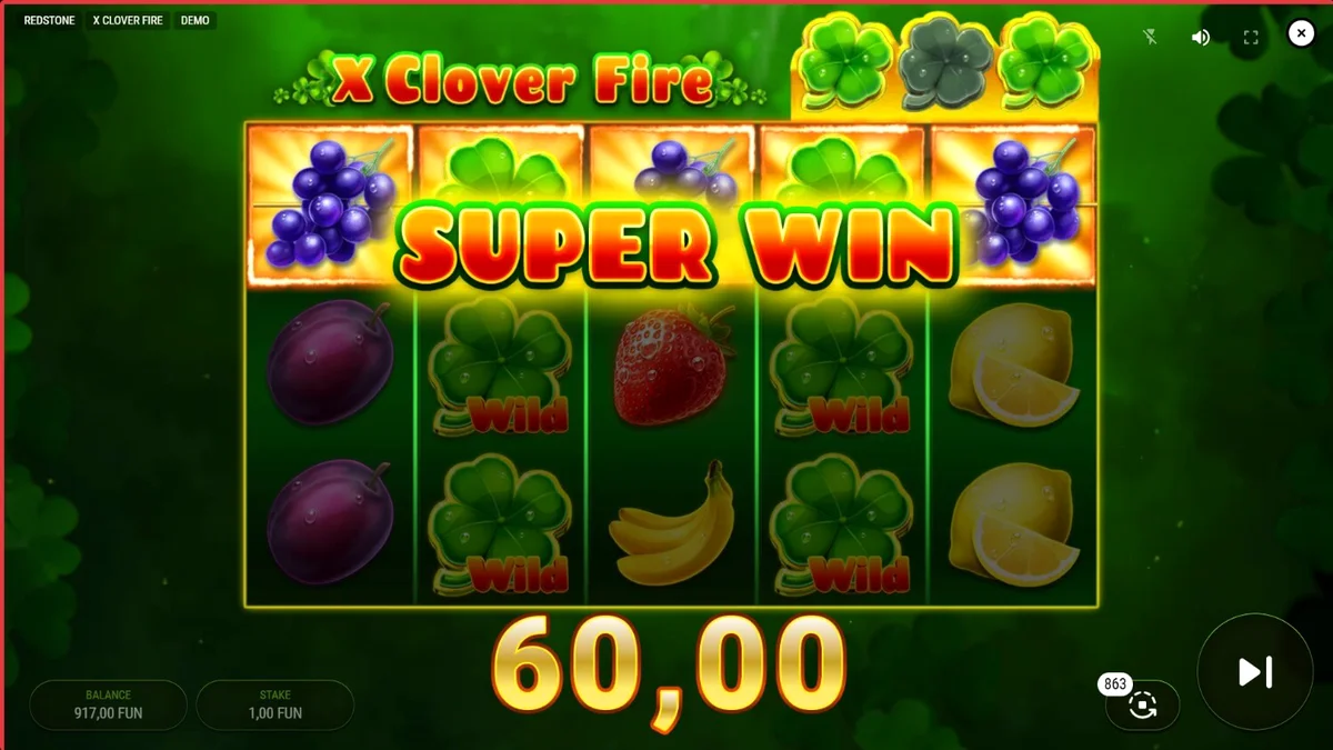 Interface do slot X Clover Fire com símbolos de frutas e trevos brilhantes